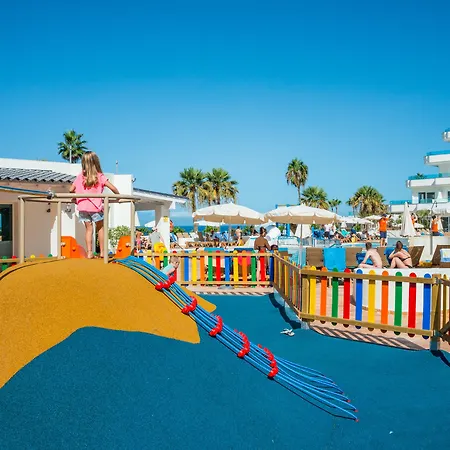 فندق Hovima La Pinta Beachfront Family 4*