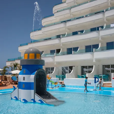 Hovima La Pinta Beachfront Family 4* أذيخي
