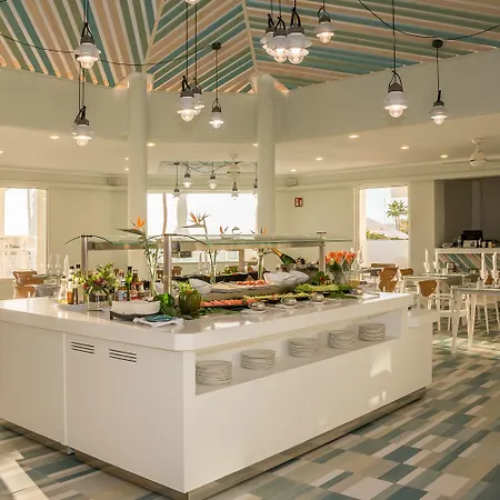 Hovima La Pinta Beachfront Family 酒店