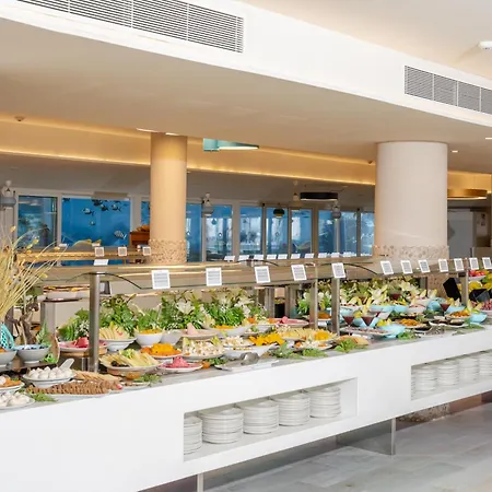 酒店 Hovima La Pinta Beachfront Family 4*