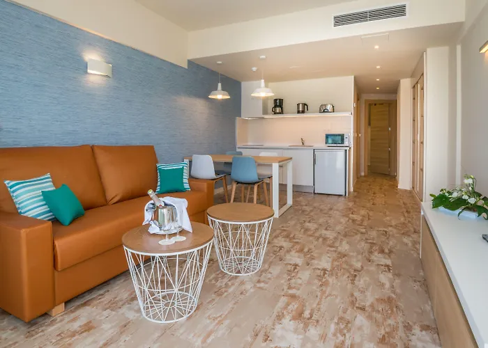 Ξενοδοχείο Hovima La Pinta Beachfront Family 4*