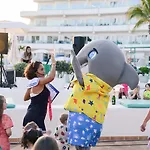 Hovima La Pinta Beachfront Family 4* 아데제