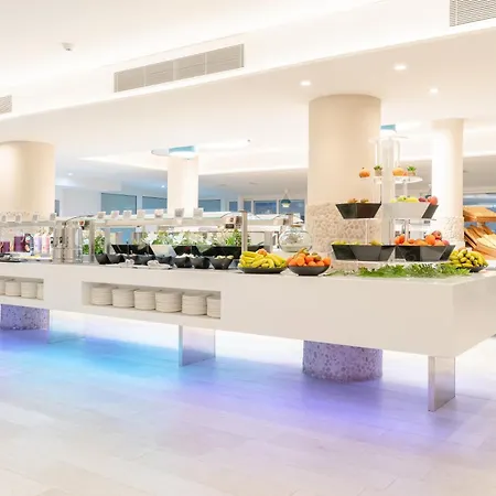 Готель Hovima La Pinta Beachfront Family 4*