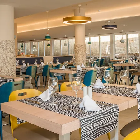 Hovima La Pinta Beachfront Family 4*