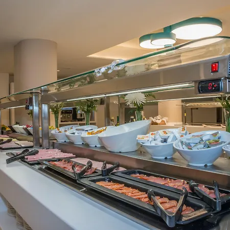 Hovima La Pinta Beachfront Family 4* Адехе