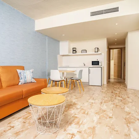 Hovima La Pinta Beachfront Family Адехе