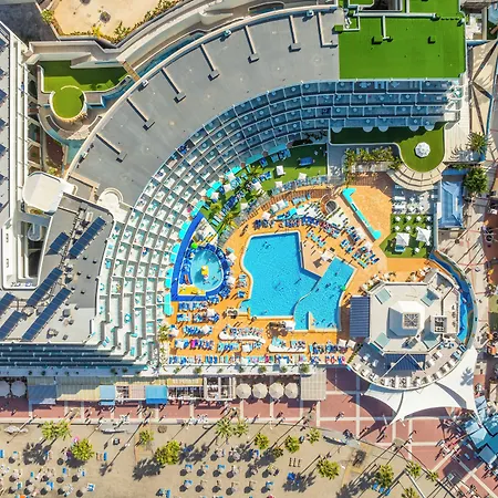 Hovima La Pinta Beachfront Family Отель 4*