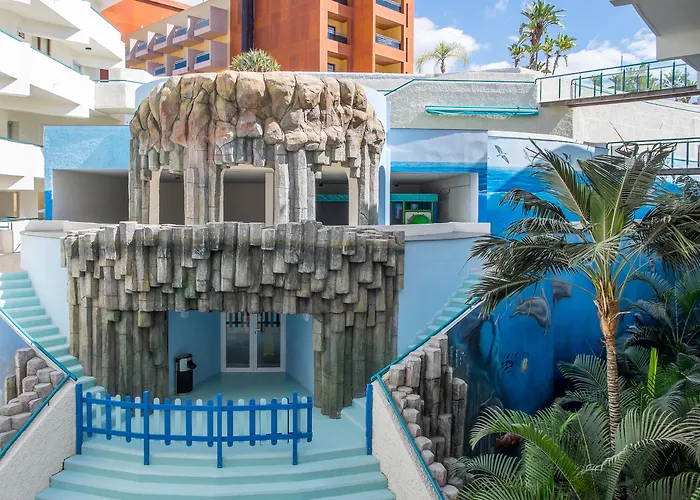 Hovima La Pinta Beachfront Family Hotell 4*