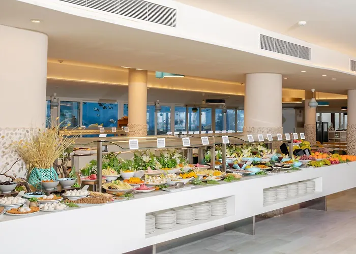 Hotel Hovima La Pinta Beachfront Family 4*