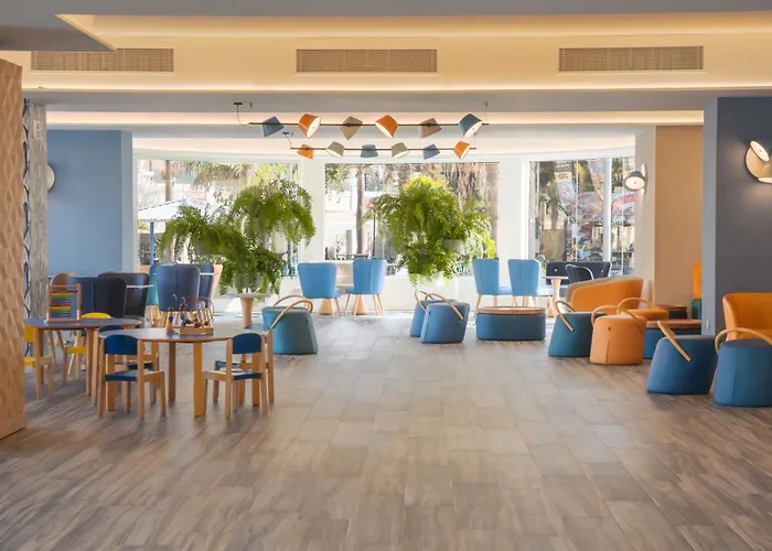 Hovima La Pinta Beachfront Family Hotell Costa Adeje (Tenerife)