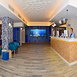 Hotel Hovima La Pinta Beachfront Family