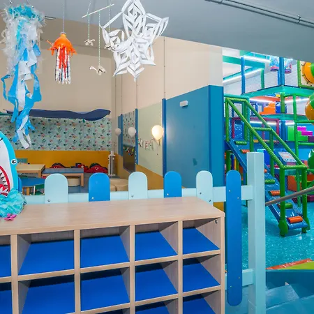 Hovima La Pinta Beachfront Family 4*