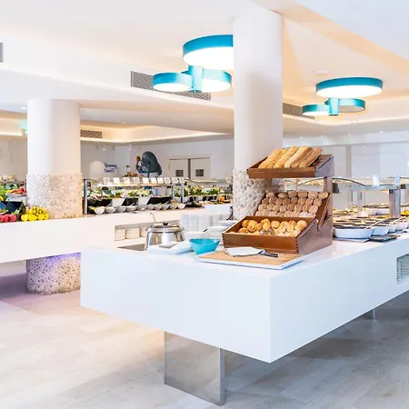 Hovima La Pinta Beachfront Family Szálloda 4*