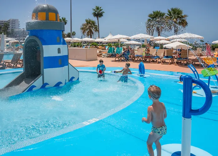 Hovima La Pinta Beachfront Family فندق أذيخي