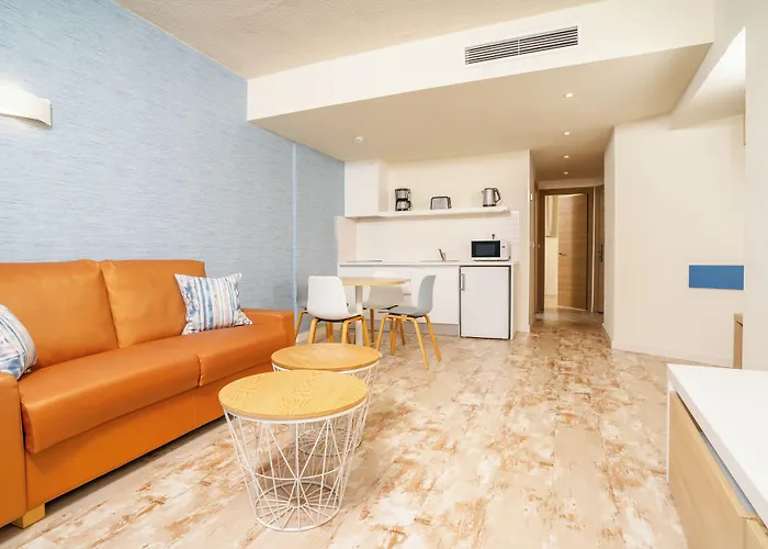 Hovima La Pinta Beachfront Family أذيخي